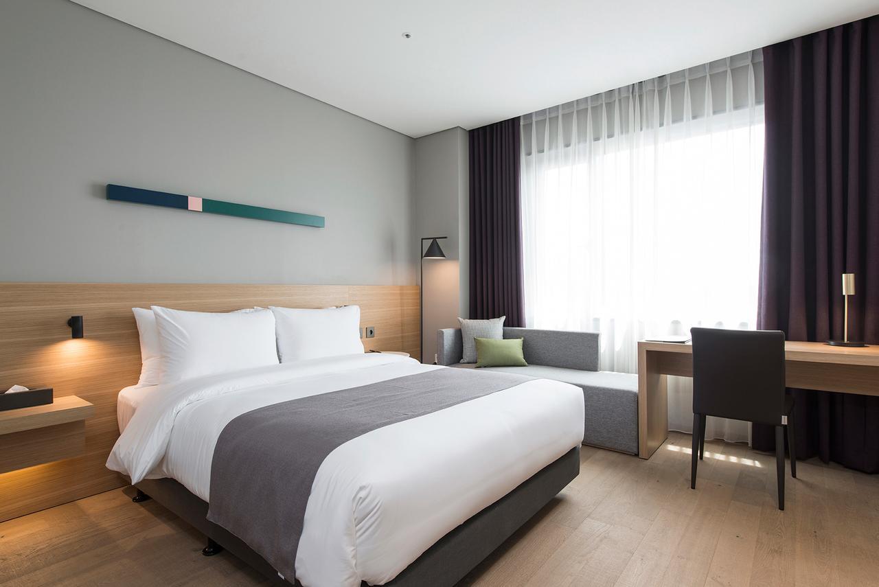 Alex 72 Hotel Suwon Extérieur photo