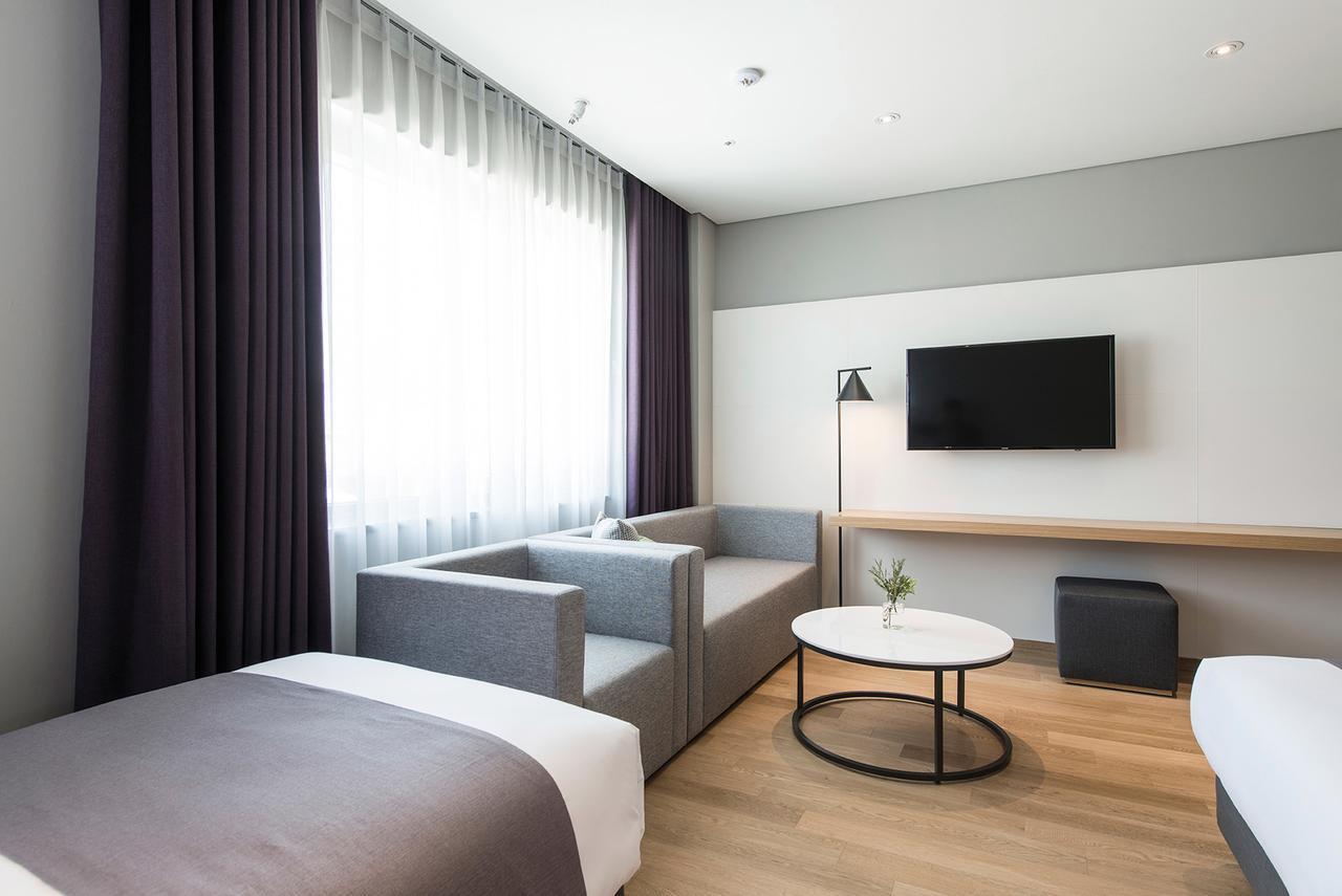 Alex 72 Hotel Suwon Extérieur photo