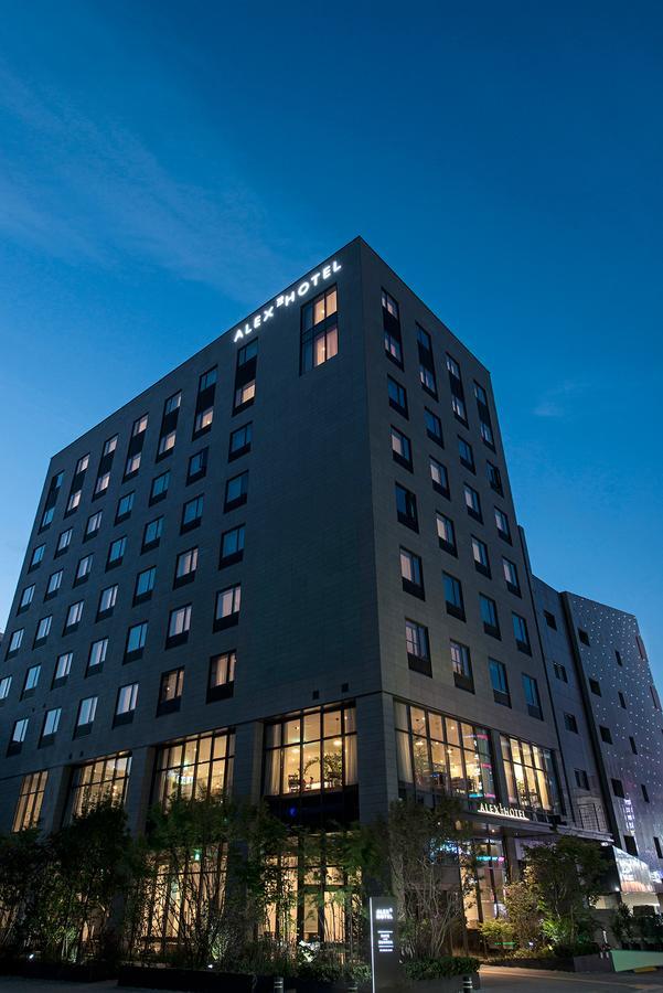 Alex 72 Hotel Suwon Extérieur photo